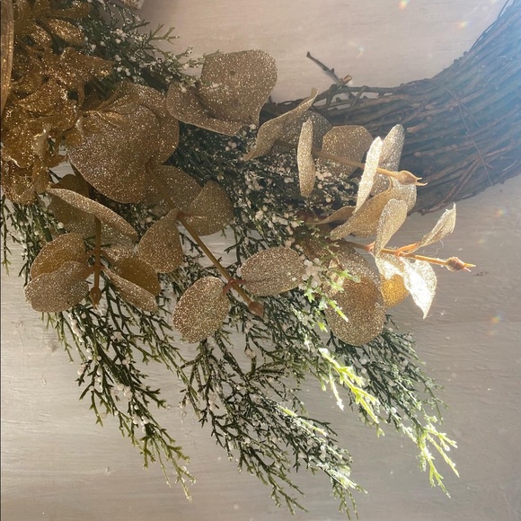 Gold/ cream grapevine wreath - Picture 5 of 7